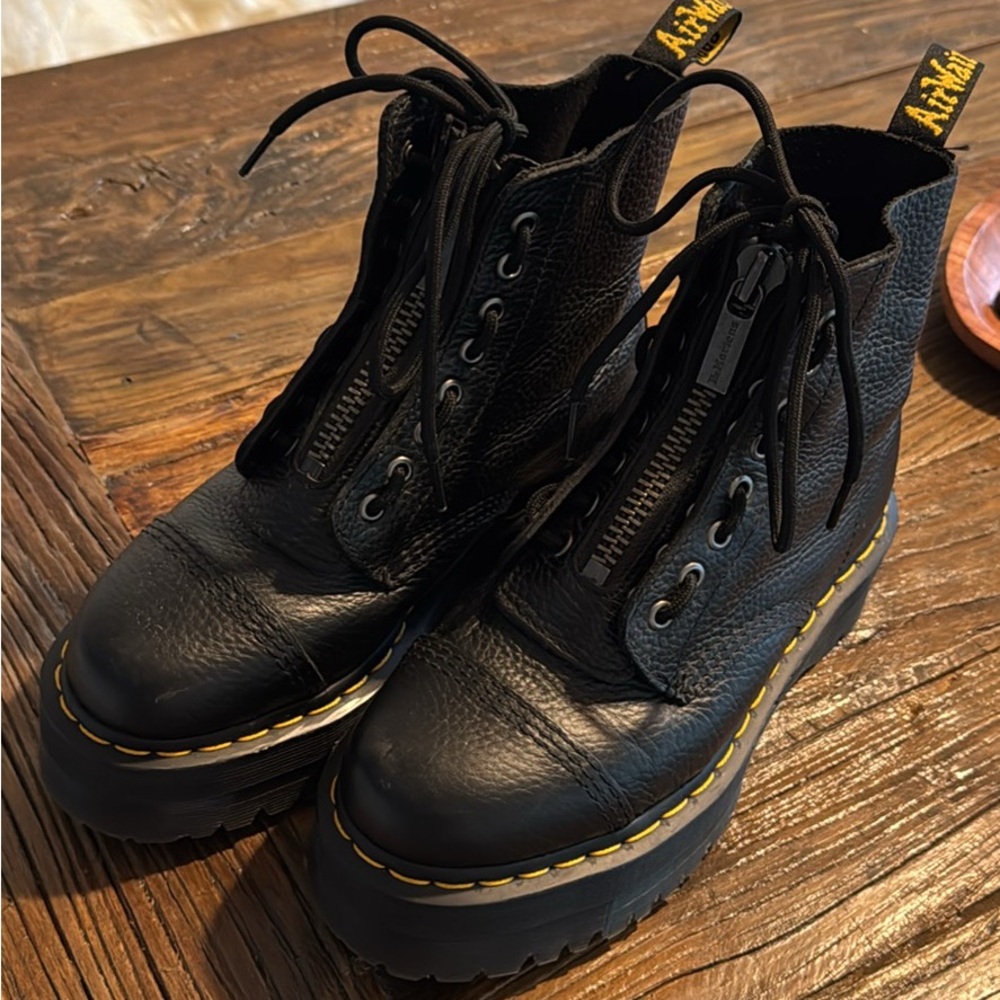 Dr Martens Sinclair Black Leather Women's Boots Sz 8